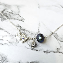 Load image into Gallery viewer, Feuille Dainty Necklace