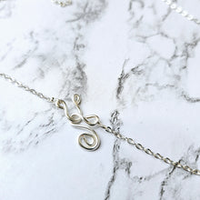 Load image into Gallery viewer, Feuille Dainty Necklace